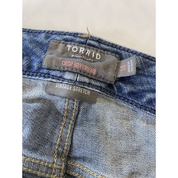 Torrid Jeans Size 18 Boyfriend Crop Vintage Stretch Raw Hem Medium Wash - Picture 5 of 7